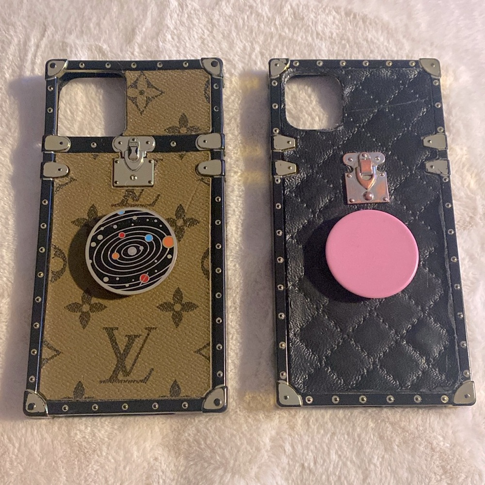 📱iPhone Square Cases